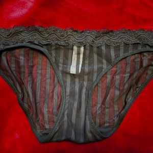 Lily of France Bikini Cut Underwear, sz S/5